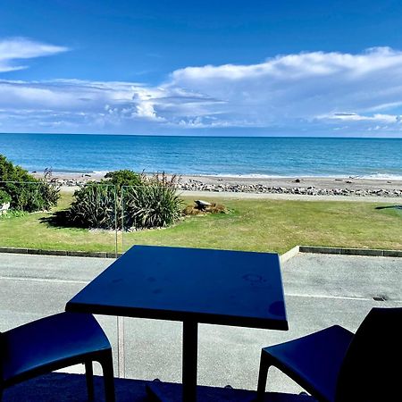Beachfront Hotel Хокитика Экстерьер фото