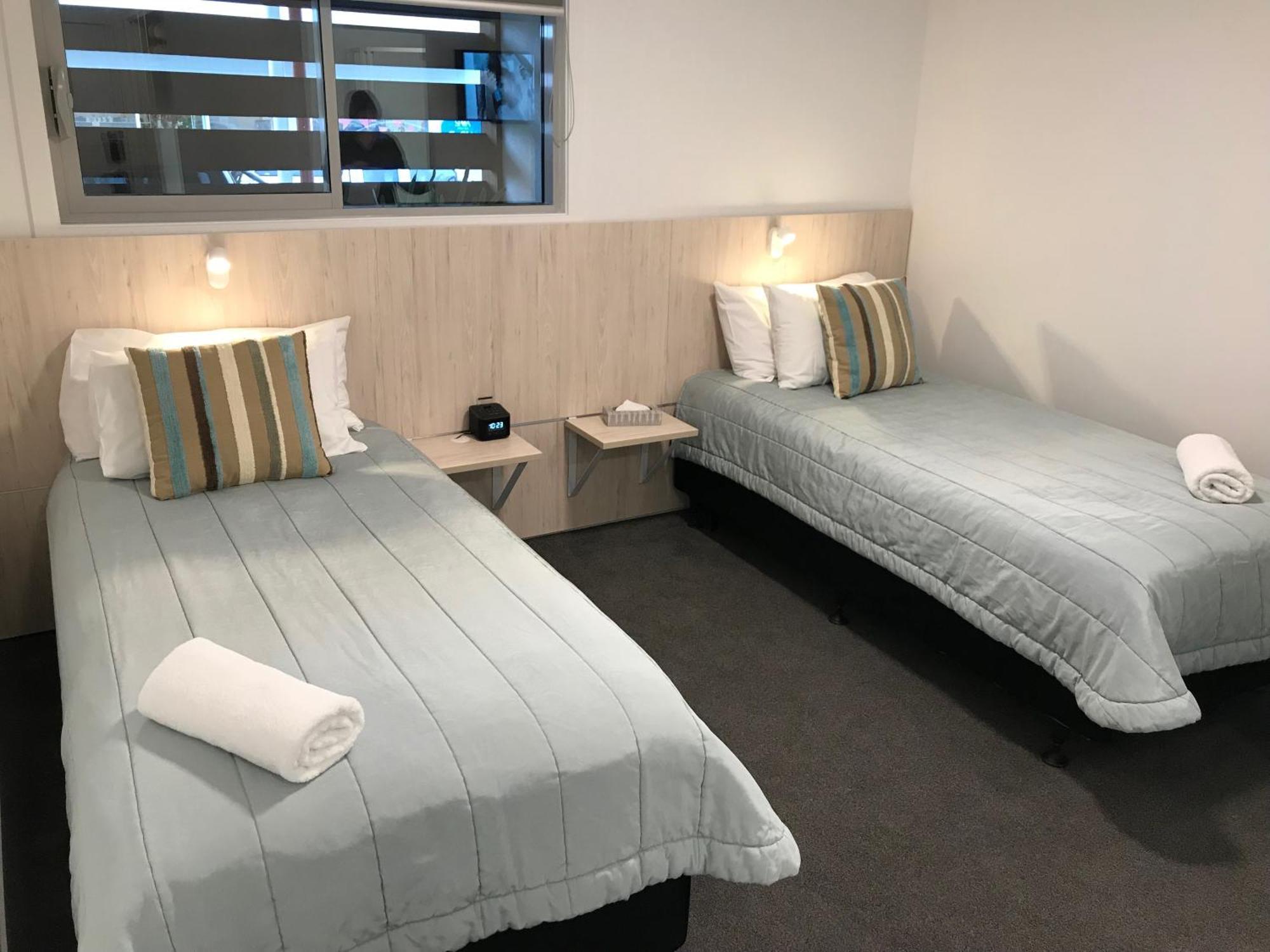 Beachfront Hotel Хокитика Экстерьер фото