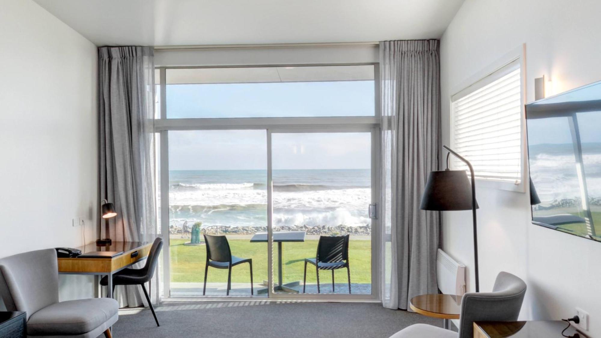 Beachfront Hotel Хокитика Экстерьер фото