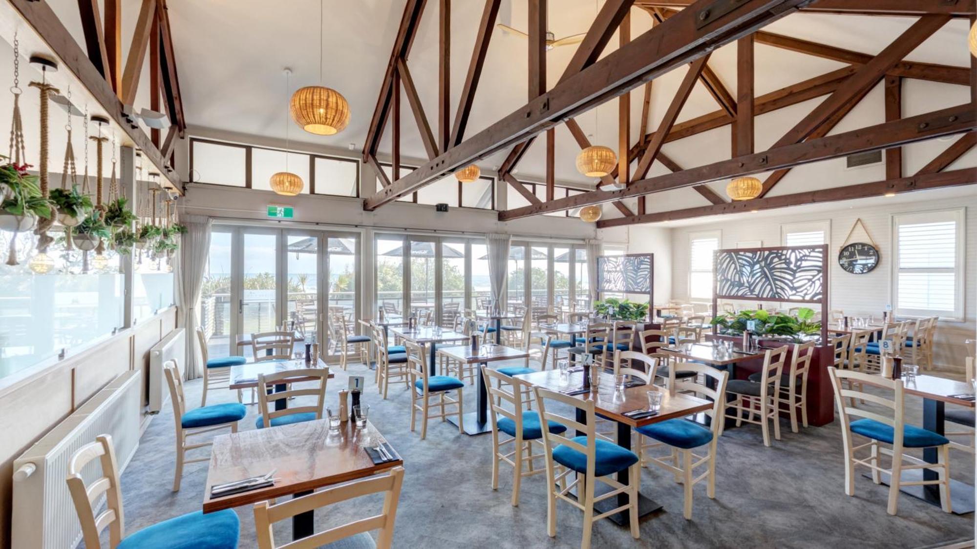 Beachfront Hotel Хокитика Экстерьер фото