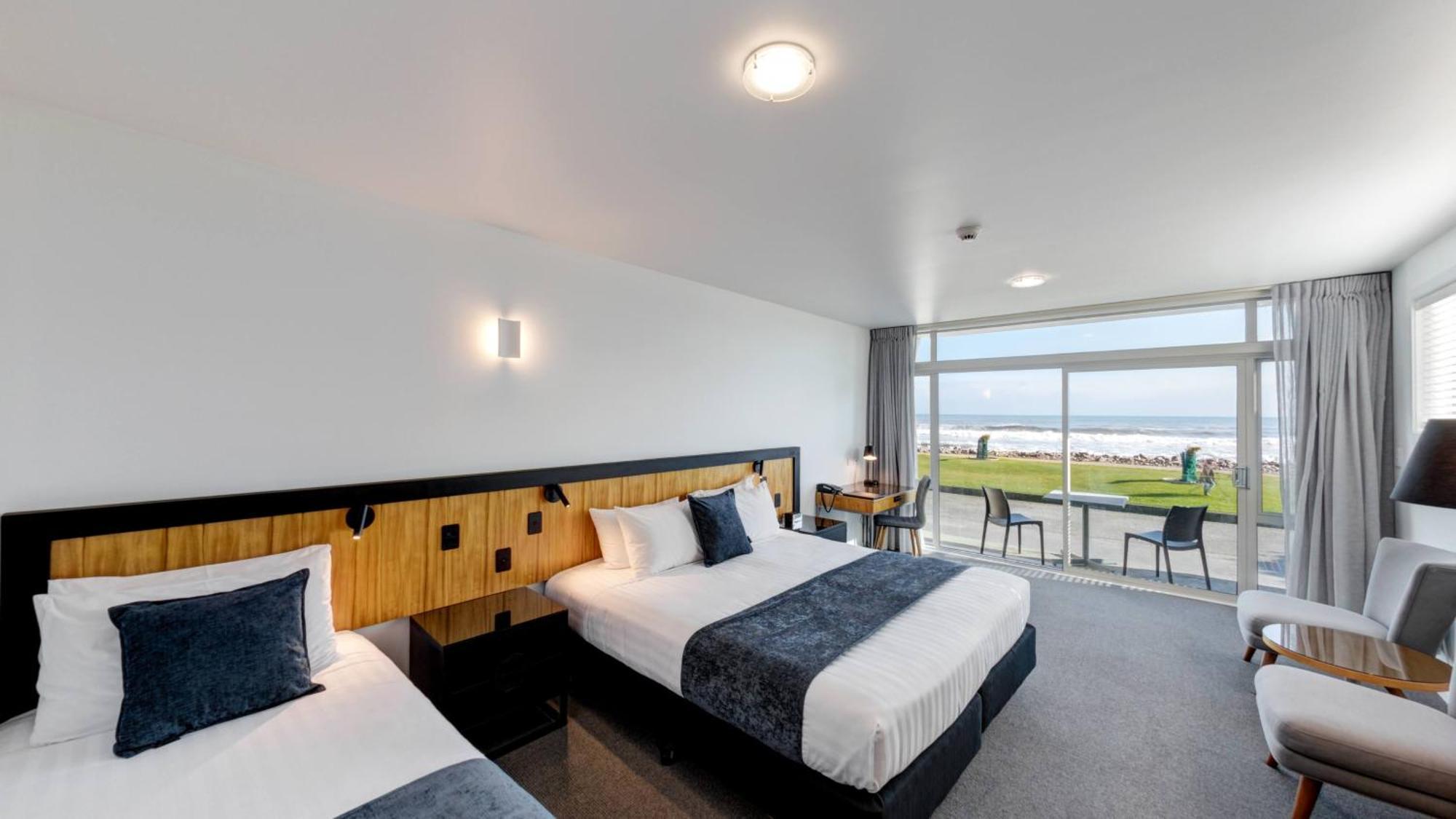 Beachfront Hotel Хокитика Экстерьер фото