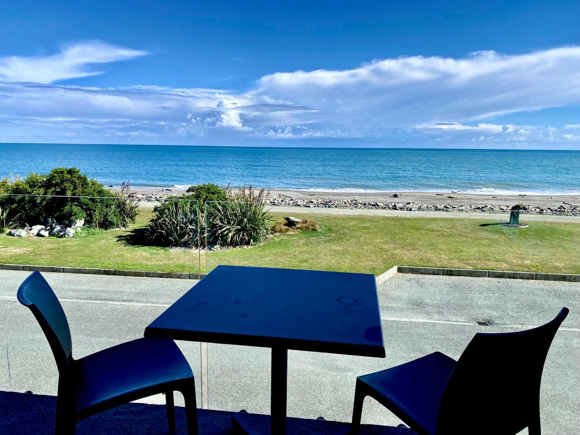 Beachfront Hotel Хокитика Экстерьер фото